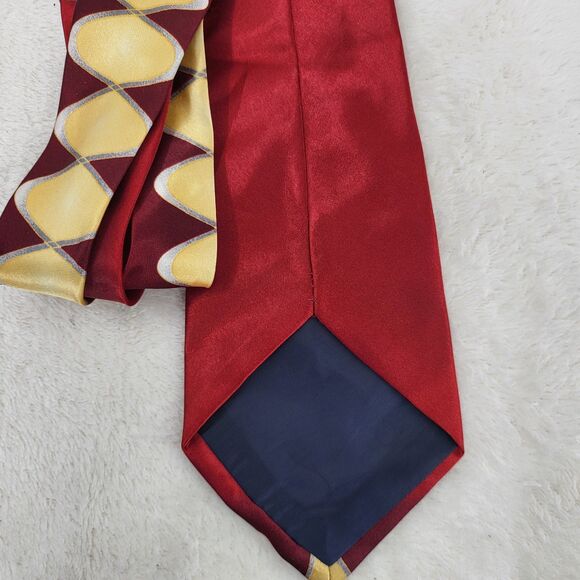 Red with yellow abstract print polyester tie - Picture 3 of 3